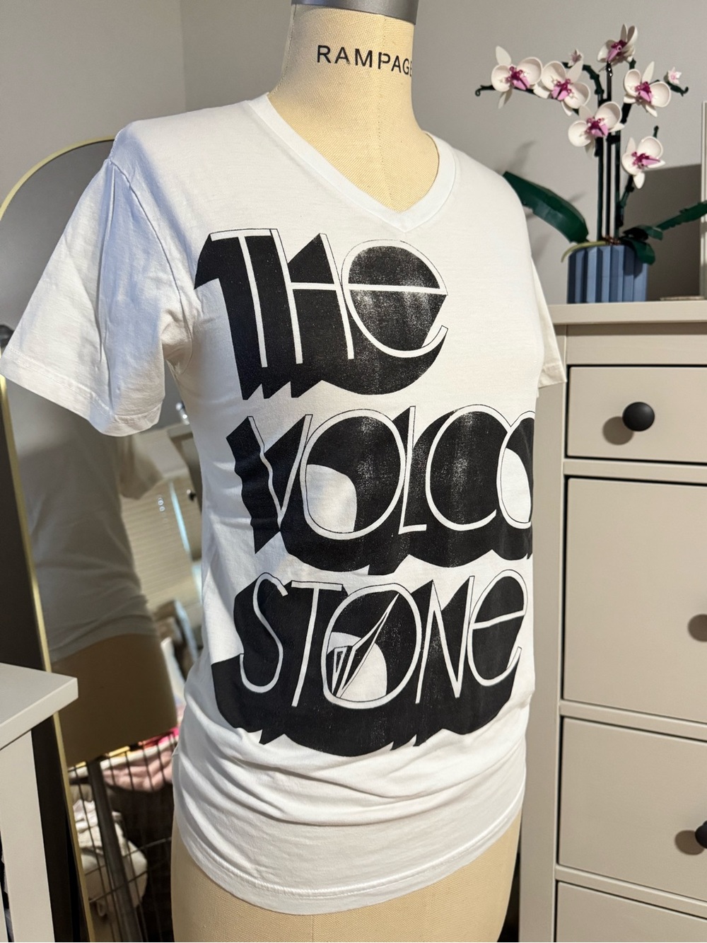 Vintage Y2K Volcom "The Volcom Stone" White Graphic Tee - Women's Small‎